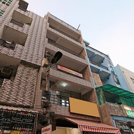 Oyo Triage Home Stay Noida Bagian luar foto