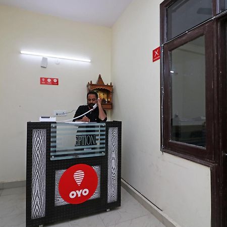 Oyo Triage Home Stay Noida Bagian luar foto
